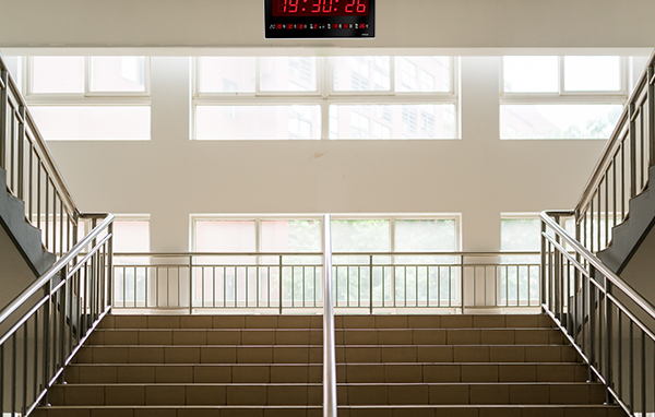 长沙市研究生入学考试采用DP2245北斗同步时钟